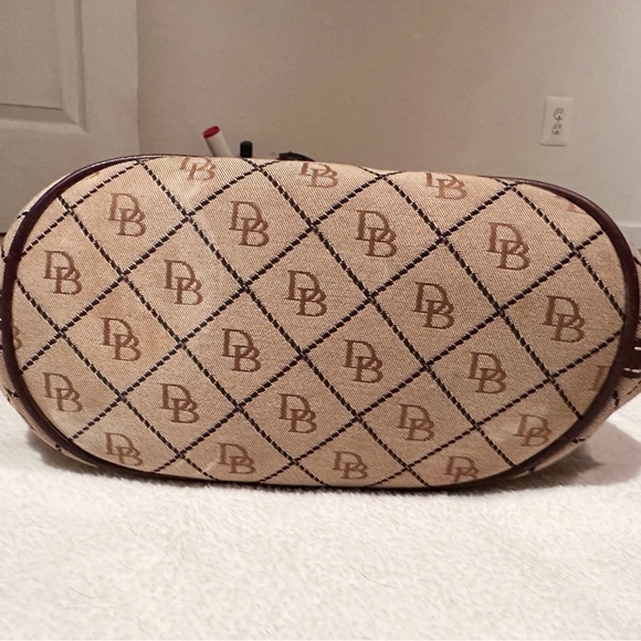 Dooney and Bourke Y2K Vintage Signature Logo Bucket Crescent Hobo Y2K Handbag - Picture 14 of 16